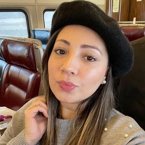 Meet your Posher, Laura